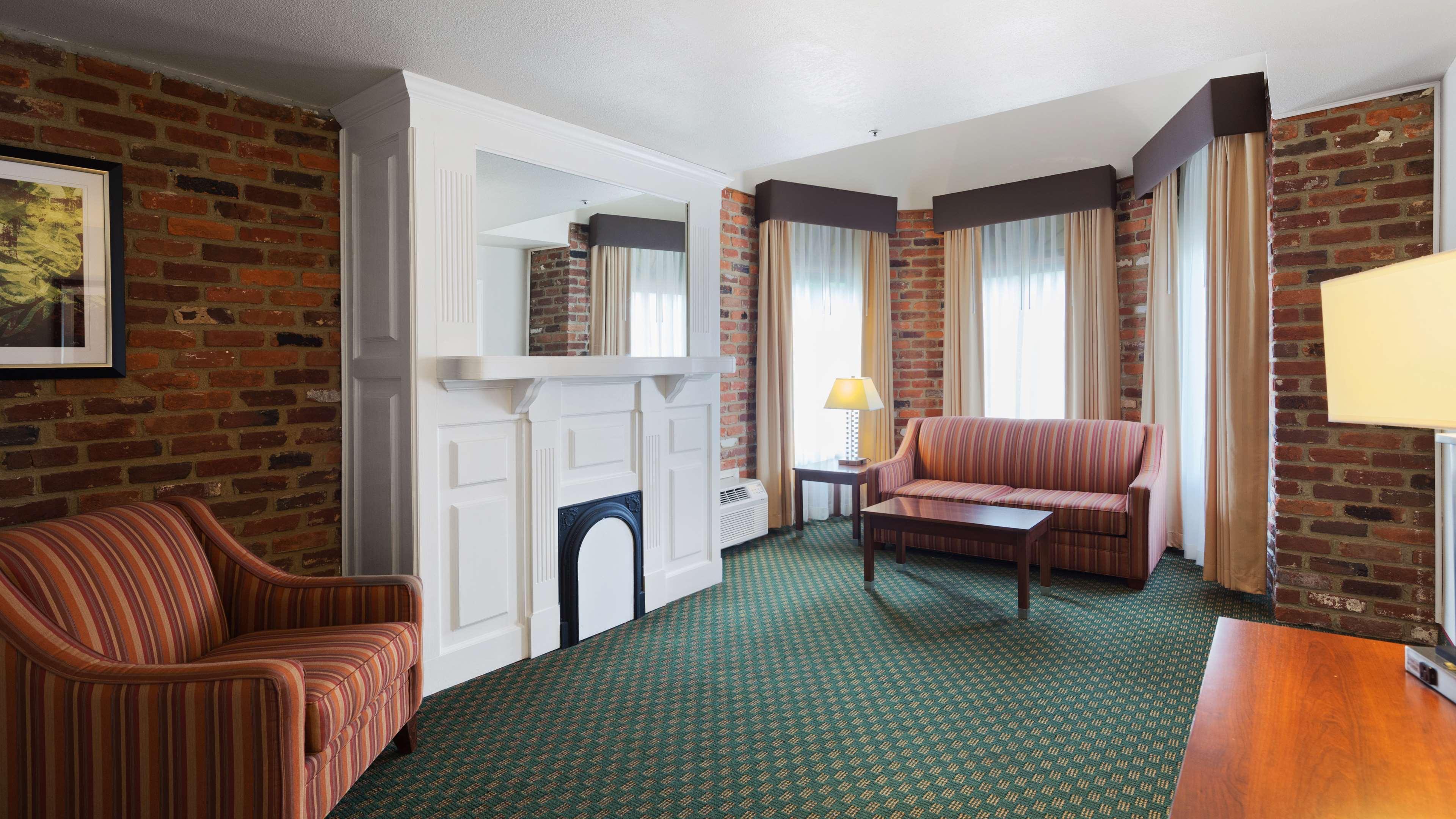 Best Western Plus Governor'S Inn Richmond Midlothian Exterior foto
